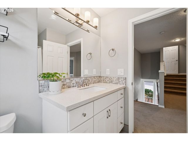 17958 Nw LONE ROCK Dr, Portland, OR 97229