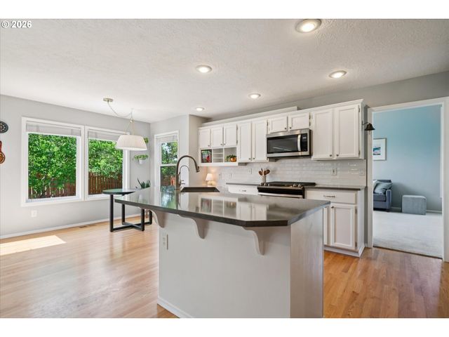 17958 Nw LONE ROCK Dr, Portland, OR 97229