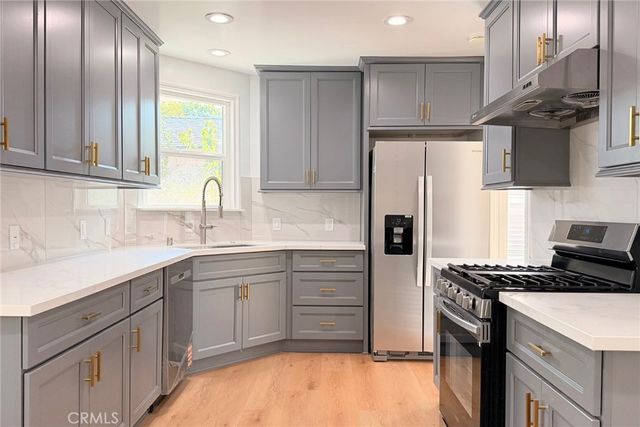 1505 N Rosewood Avenue, Santa Ana, CA 92706