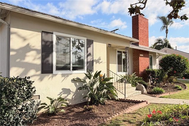 1505 N Rosewood Avenue, Santa Ana, CA 92706