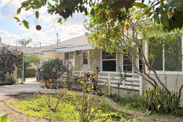 1505 N Rosewood Avenue, Santa Ana, CA 92706