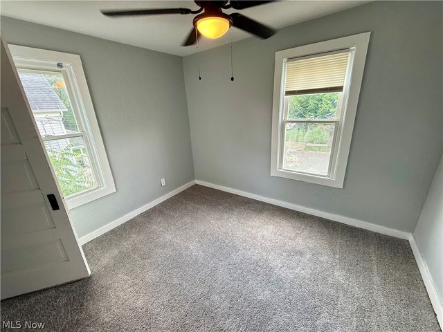 1305 Curtis Street, Akron, OH 44301