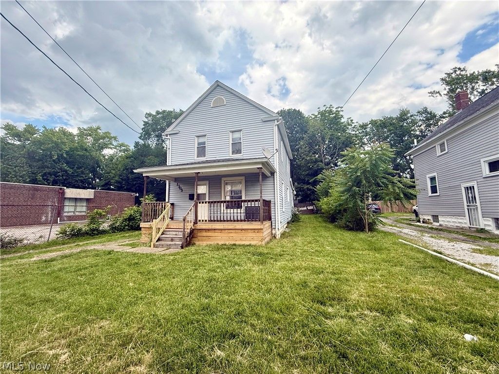 1305 Curtis Street, Akron, OH 44301