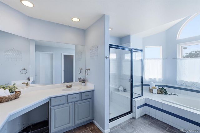 8469 S Upham Way, Littleton, CO 80128
