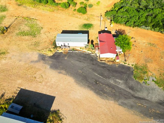 1750 W Hwy 85, Dilley, TX 78017