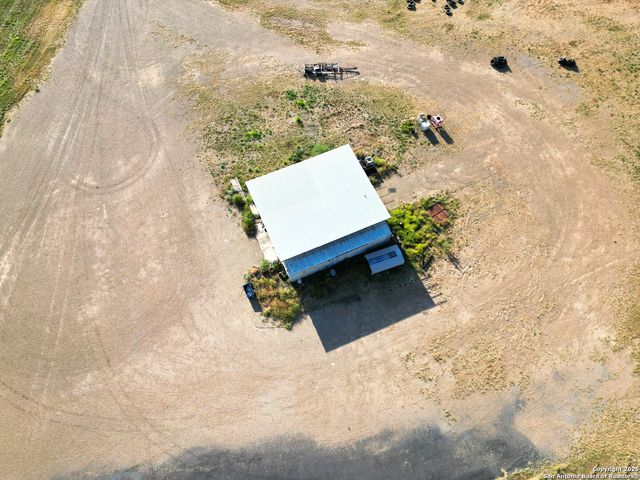 1750 W Hwy 85, Dilley, TX 78017