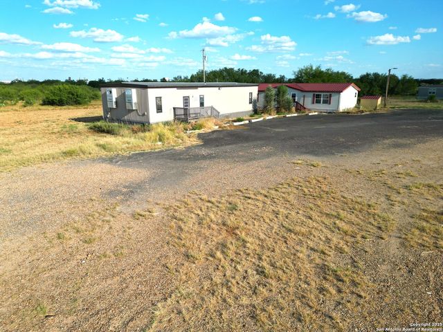 1750 W Hwy 85, Dilley, TX 78017