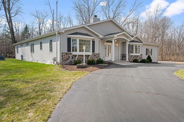 W223N8293 Sandras DRIVE, Lisbon, WI 53089