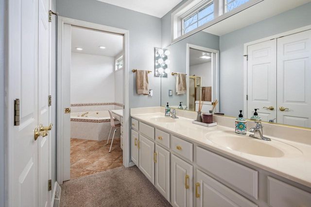 W223N8293 Sandras DRIVE, Lisbon, WI 53089