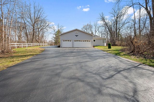 W223N8293 Sandras DRIVE, Lisbon, WI 53089