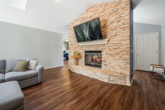 W223N8293 Sandras DRIVE, Lisbon, WI 53089