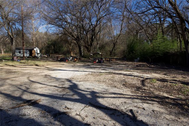 725 County Road 414, Cleburne, TX 76031