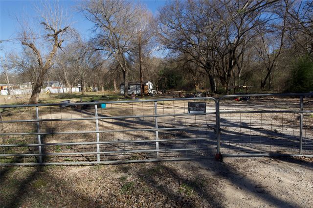 725 County Road 414, Cleburne, TX 76031