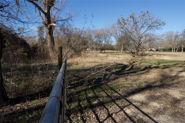 725 County Road 414, Cleburne, TX 76031