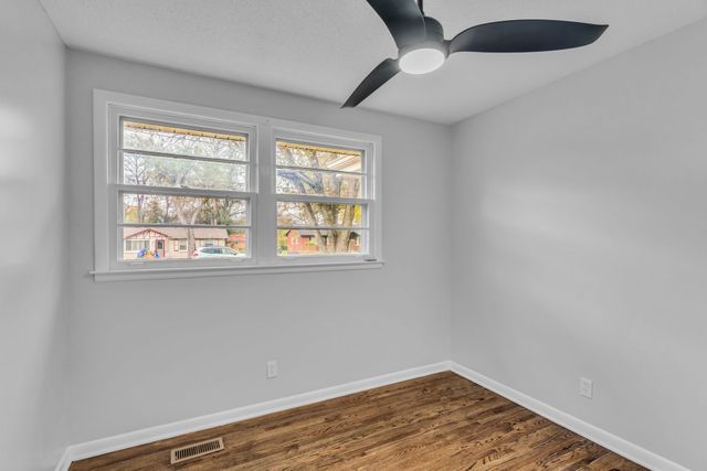 375 Austin Park Dr, Gallatin, TN 37066