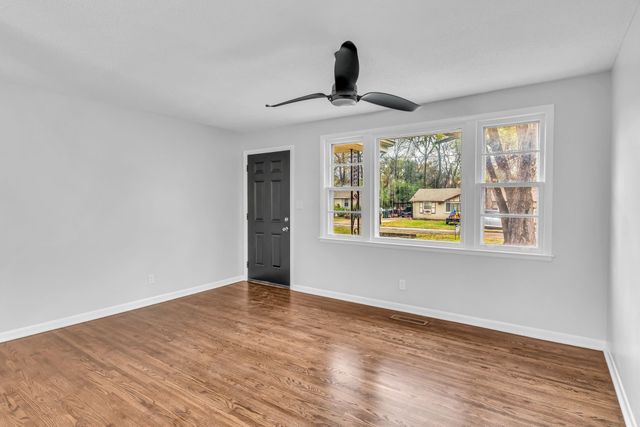 375 Austin Park Dr, Gallatin, TN 37066