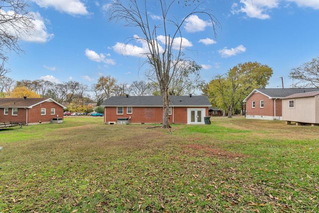 375 Austin Park Dr, Gallatin, TN 37066