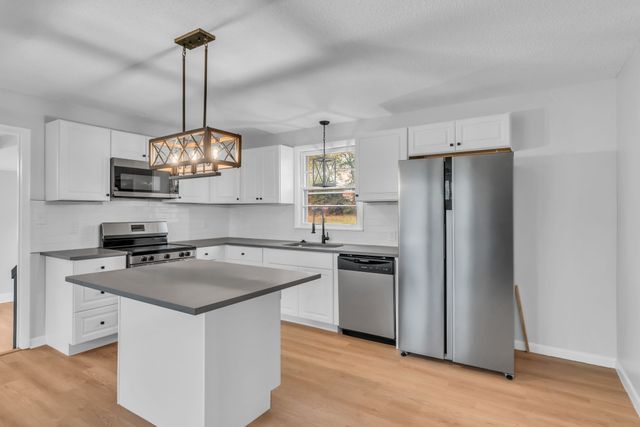 375 Austin Park Dr, Gallatin, TN 37066