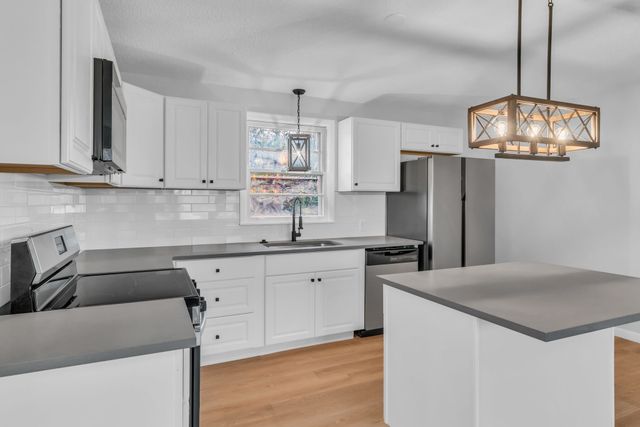 375 Austin Park Dr, Gallatin, TN 37066