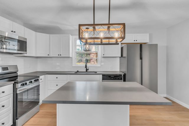 375 Austin Park Dr, Gallatin, TN 37066