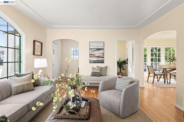 2801 Clay St, Alameda, CA 94501