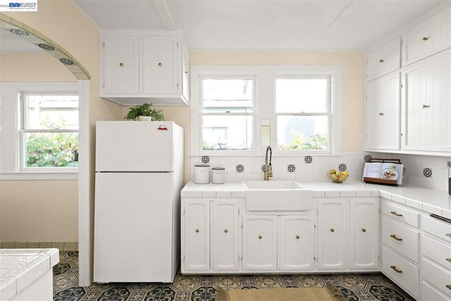 2801 Clay St, Alameda, CA 94501
