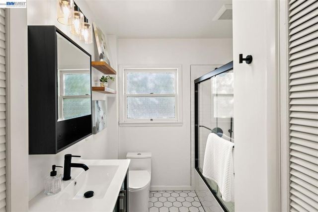 2801 Clay St, Alameda, CA 94501