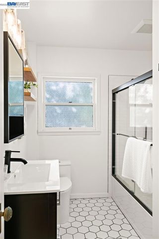 2801 Clay St, Alameda, CA 94501