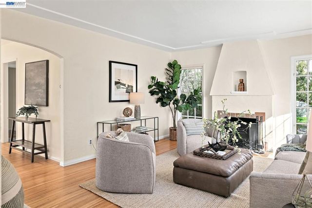 2801 Clay St, Alameda, CA 94501