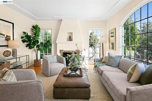 2801 Clay St, Alameda, CA 94501