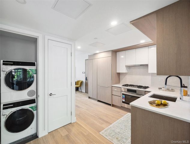 38-20 Parsons Boulevard 428, Flushing, NY 11354
