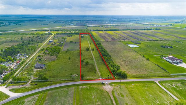 11515 Fm 686, Dayton, TX 77535