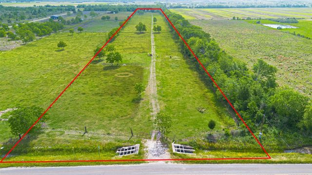 11515 Fm 686, Dayton, TX 77535
