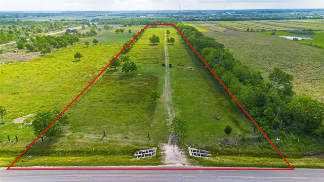 11515 Fm 686, Dayton, TX 77535