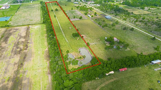 11515 Fm 686, Dayton, TX 77535
