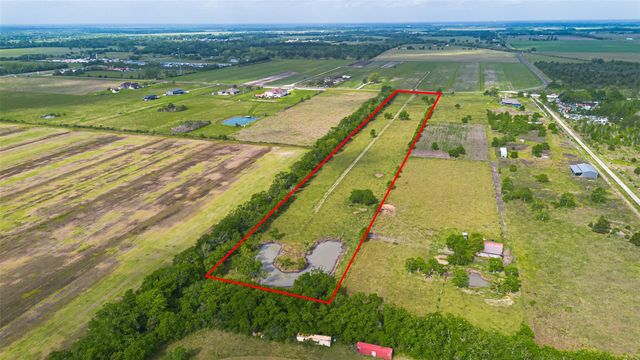 11515 Fm 686, Dayton, TX 77535