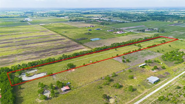 11515 Fm 686, Dayton, TX 77535