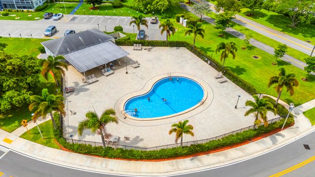 1005 Islewood D 1005, Deerfield Beach, FL 33442