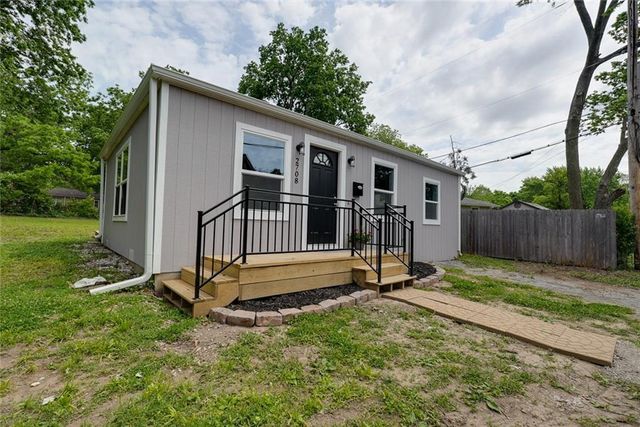 2708 Windsor Avenue, Independence, MO 64052