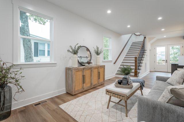 2111 Ivy Street, Chattanooga, TN 37404