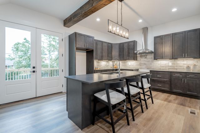 2111 Ivy Street, Chattanooga, TN 37404