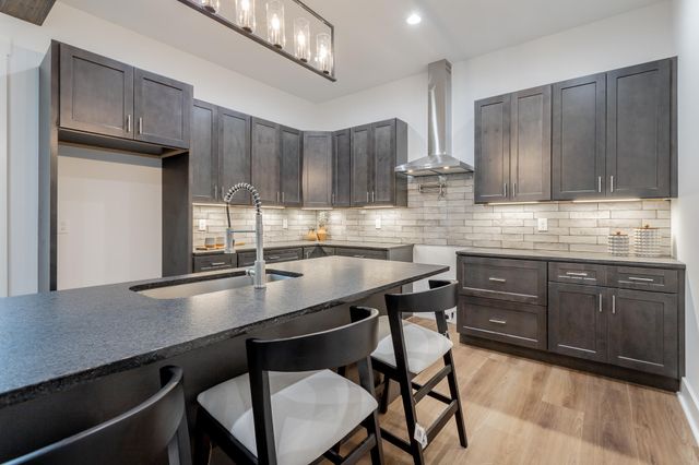 2111 Ivy Street, Chattanooga, TN 37404