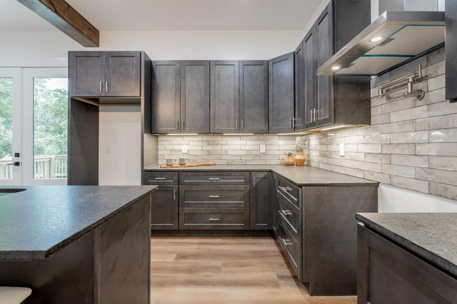 2111 Ivy Street, Chattanooga, TN 37404