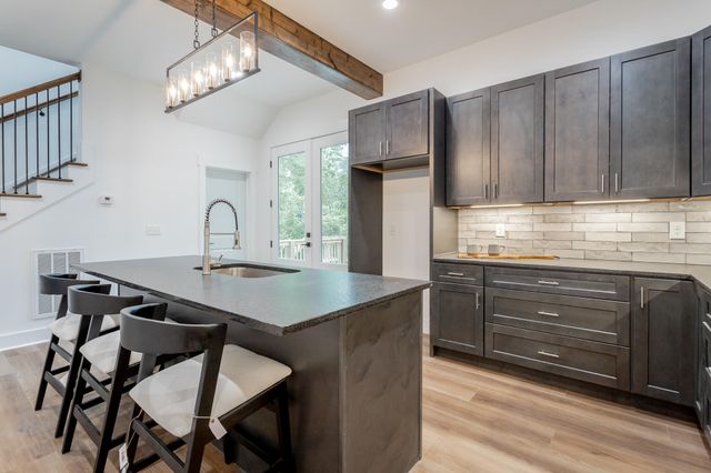 2111 Ivy Street, Chattanooga, TN 37404