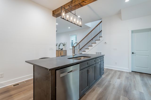 2111 Ivy Street, Chattanooga, TN 37404