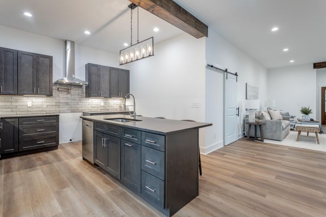 2111 Ivy Street, Chattanooga, TN 37404