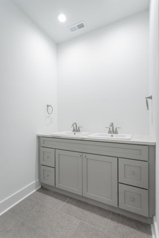 2111 Ivy Street, Chattanooga, TN 37404