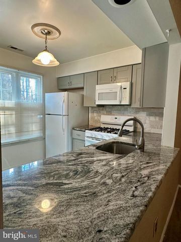 213 BOOTHBY CT, Sewell, NJ 08080