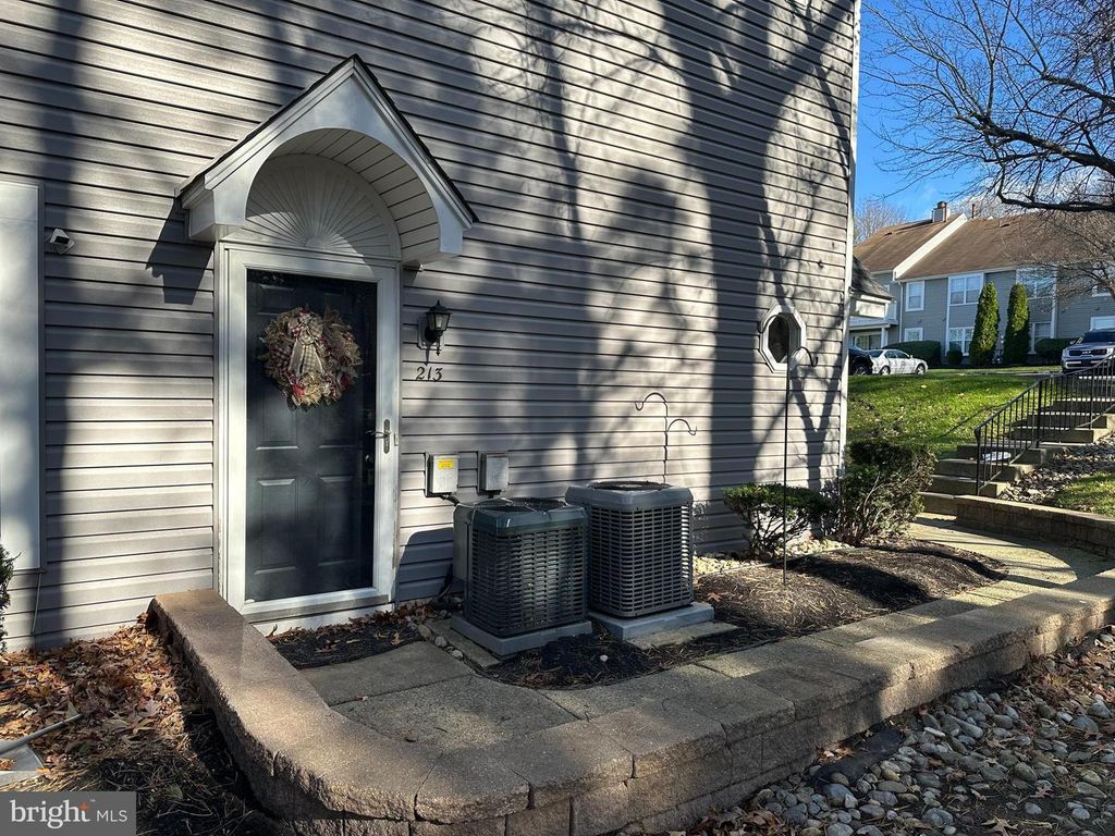 213 BOOTHBY CT, Sewell, NJ 08080