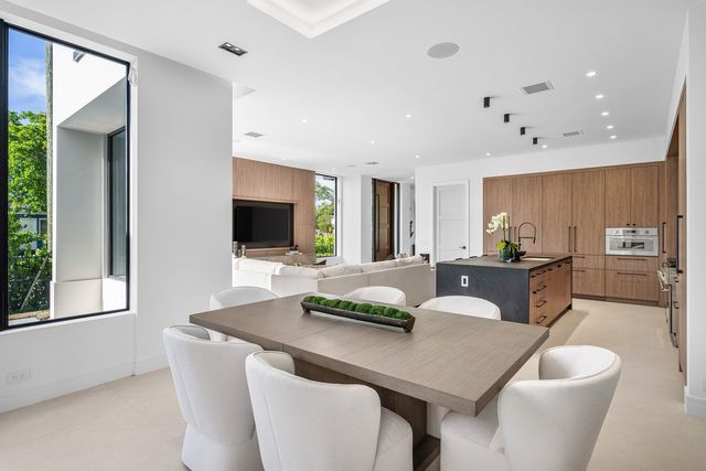 521 SE 4TH Avenue, Delray Beach, FL 33483